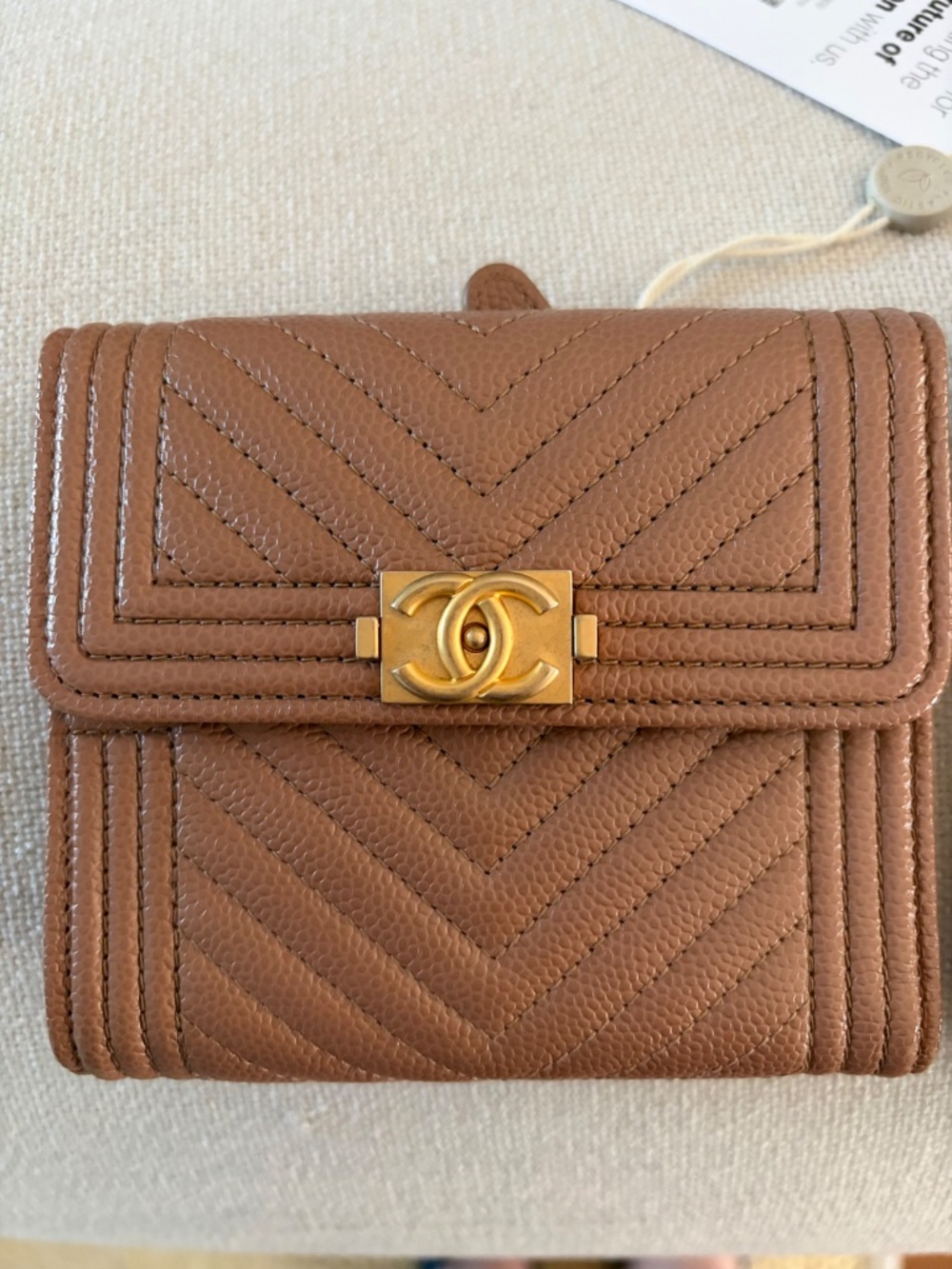 NWT CHANEL BOY SMALL FLAP WALLET in GRAINED SHINY CALFSKIN & GOLD TONE METAL TAN